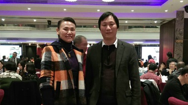 凤凰果山茶油是一个不错的产品，但是好产品也必要进行包装的，因而我们找到了专一农业的老子有钱lzyq88策动公司，老子有钱lzyq88为我们提供了全套优质品牌服务，把品牌打响了，并成功进行了招商洽谈会。